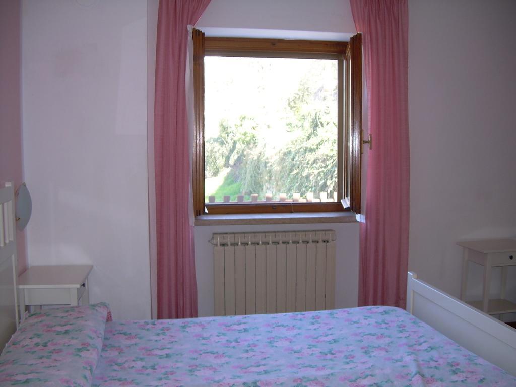 Casa Mary Διαμέρισμα Brenzone sul Garda Δωμάτιο φωτογραφία